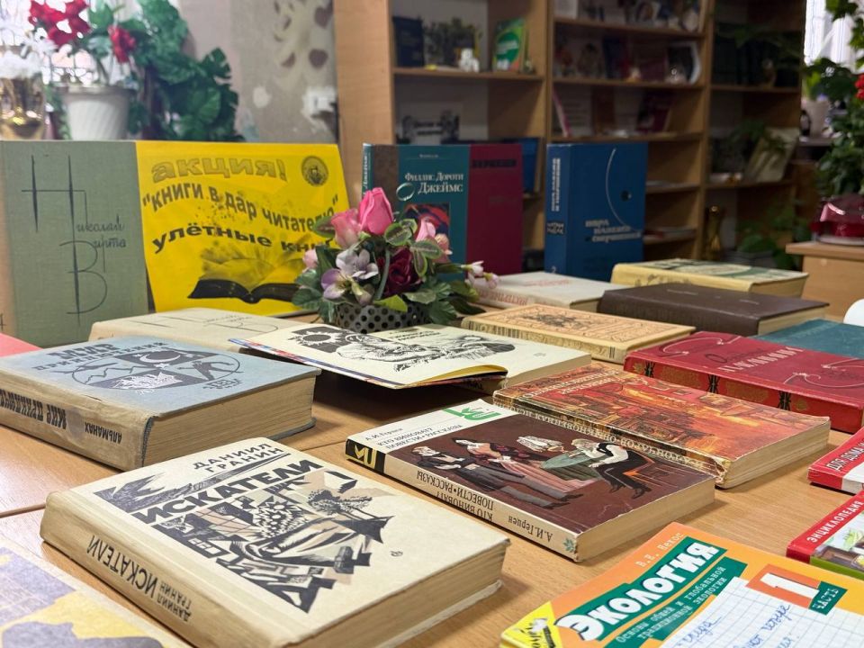 В Донецком колледже культуры и искусств прошла акция, посвящённая Дню книгодарения В Донецком колледже культуры и искусств прошла акция, посвящённая Дню книгодарения