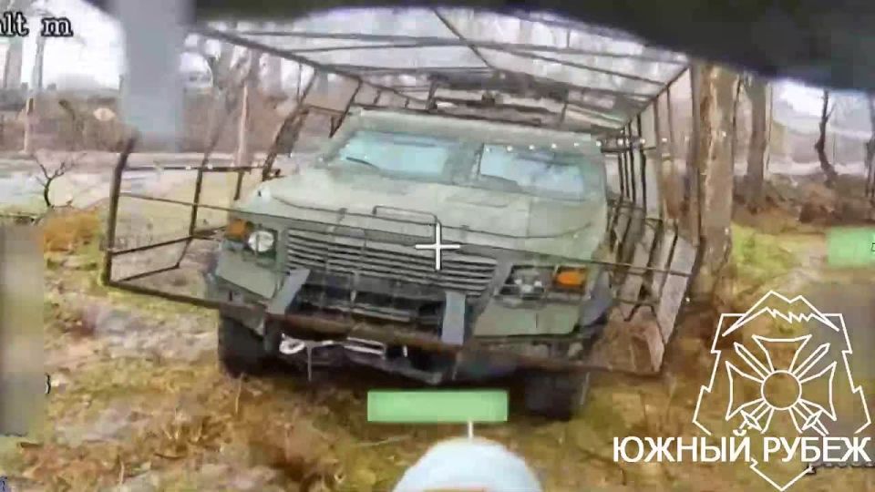 Владислав Шурыгин: Подборка работы дроноводов Южной группировки: сначала — военный пикап в районе н.п. Новосёловка, затем ББМ «Козак» в Алексеево-Дружковке, и в финале — БТР «Онцилла» снова в районе Новосёловки