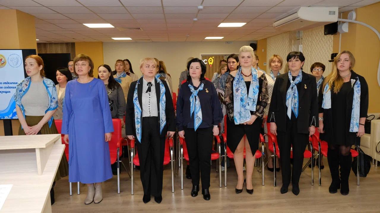 Юлия Крюкова удостоена медали «Союза женщин России» Юлия Крюкова удостоена медали «Союза женщин России»