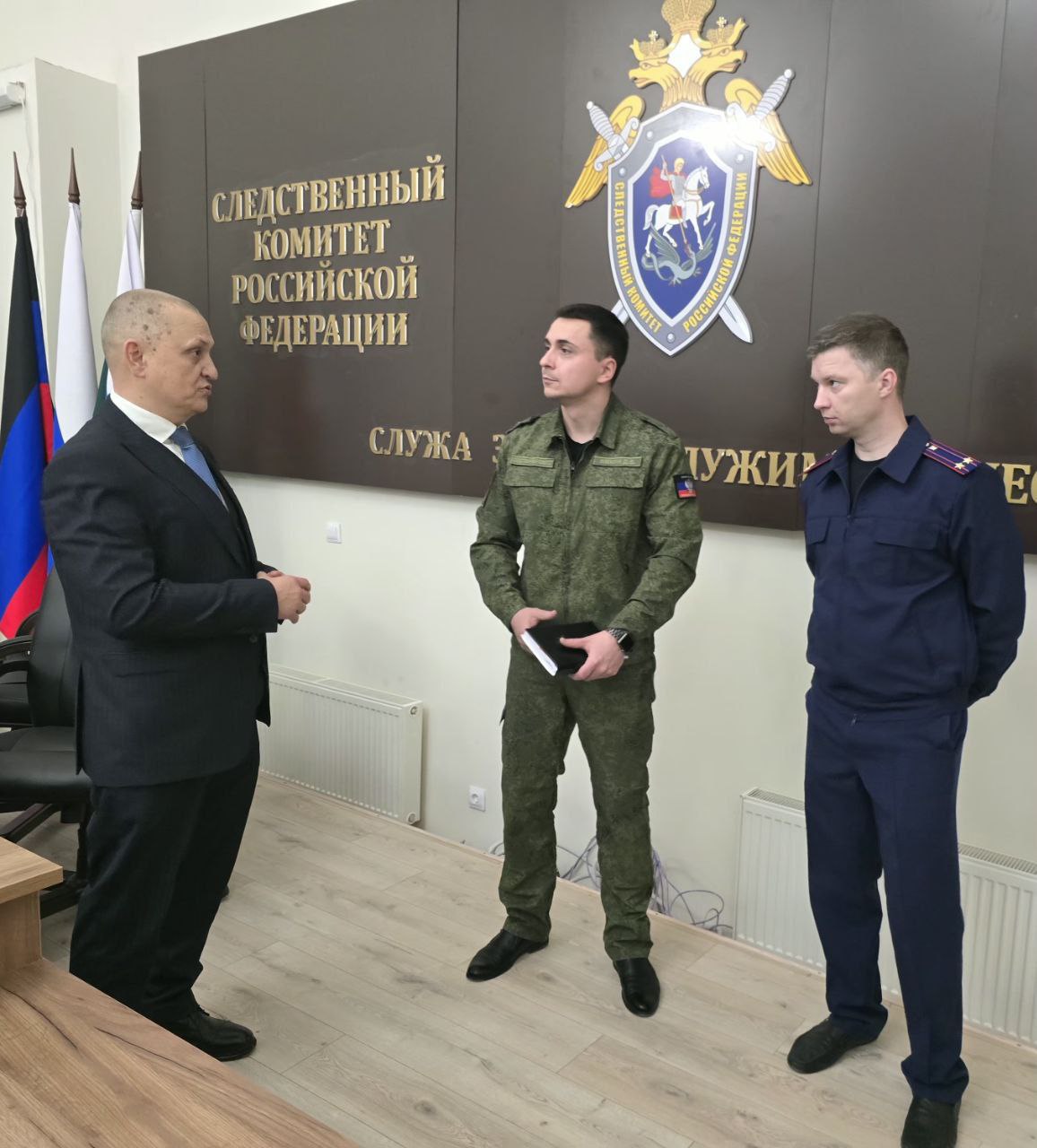 Дмитрий Огилец: Провёл рабочую встречу с сотрудниками Следственного управления Следственного комитета Российской Федерации по Донецкой Народной Республике Дмитрий Огилец: Провёл рабочую встречу с сотрудниками Следственного управления Следственного комитета Российской Федерации по Донецкой Народной Республике