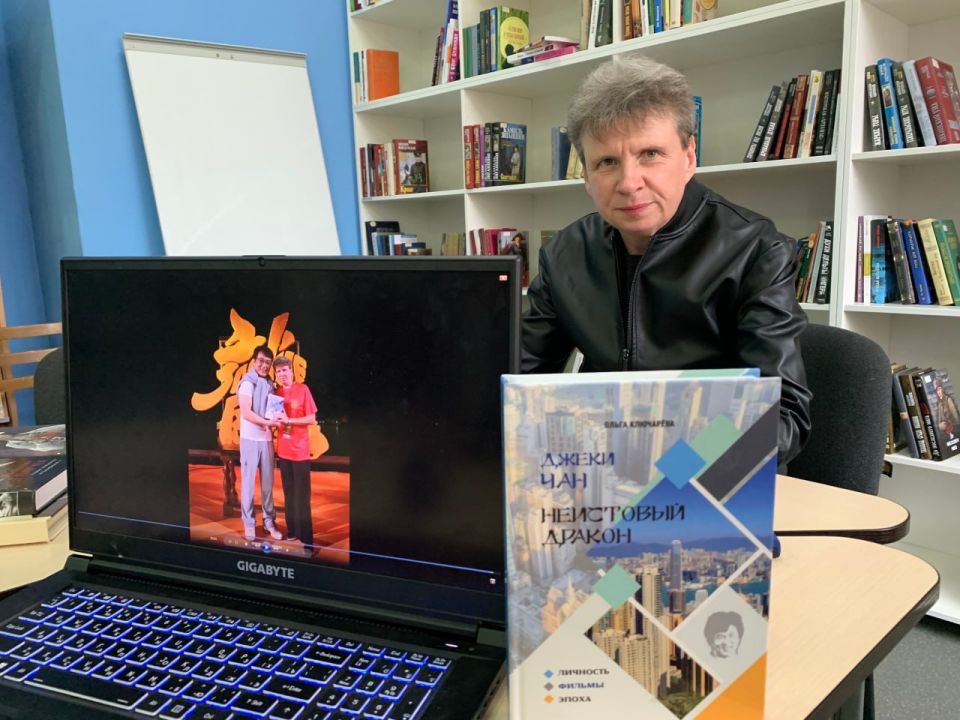 В Донецкой республиканской библиотеке для молодёжи состоялась программа «Дни с Ольгой Ключарёвой» В Донецкой республиканской библиотеке для молодёжи состоялась программа «Дни с Ольгой Ключарёвой»