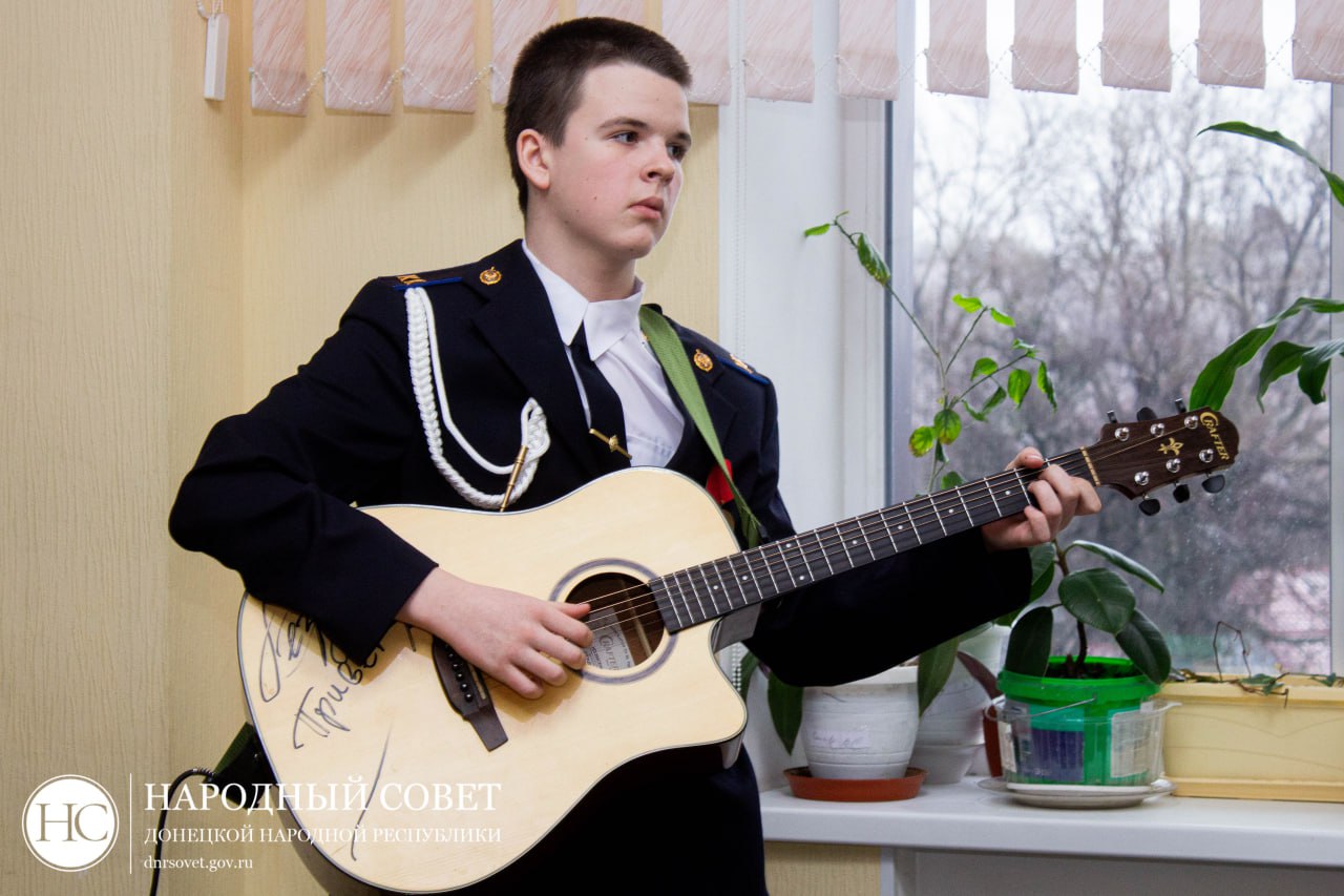 Константин Кузьмин: Накануне Дня защитника Отечества встретился с учащимися донецкой школы №4 - Кадетского корпуса имени Александра Владимировича Захарченко Константин Кузьмин: Накануне Дня защитника Отечества встретился с учащимися донецкой школы №4 - Кадетского корпуса имени Александра Владимировича Захарченко