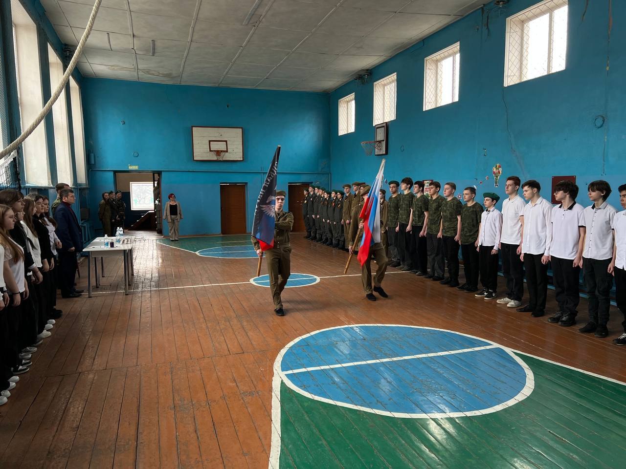 В школах Амвросиевского муниципального округа прошел яркий и патриотичный Фестиваль «Смотр строевой песни» В школах Амвросиевского муниципального округа прошел яркий и патриотичный Фестиваль «Смотр строевой песни»