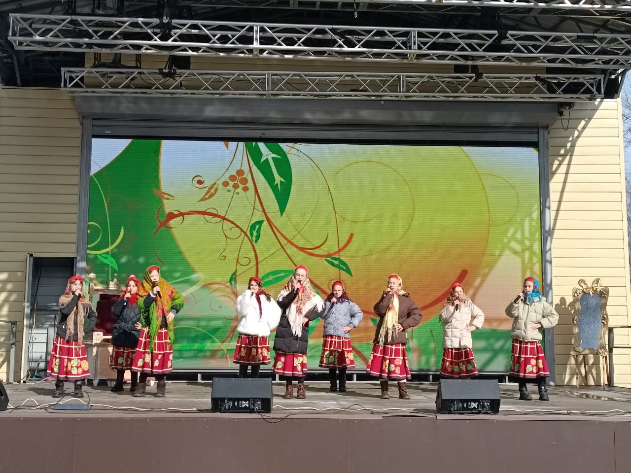 Сергей Юзвинкевич: Сегодня в центральном парке пгт Володарское состоялся яркий и по-настоящему народный праздник — «Масленица чудесница» Сергей Юзвинкевич: Сегодня в центральном парке пгт Володарское состоялся яркий и по-настоящему народный праздник — «Масленица чудесница»