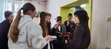 20 февраля в МБУ «Музей истории города Харцызска» накануне праздника Дня защитника Отечества в рамках в рамках образовательно-просветительского проекта Министерства культуры ДНР «Я учусь в музее» и года Единства народов...