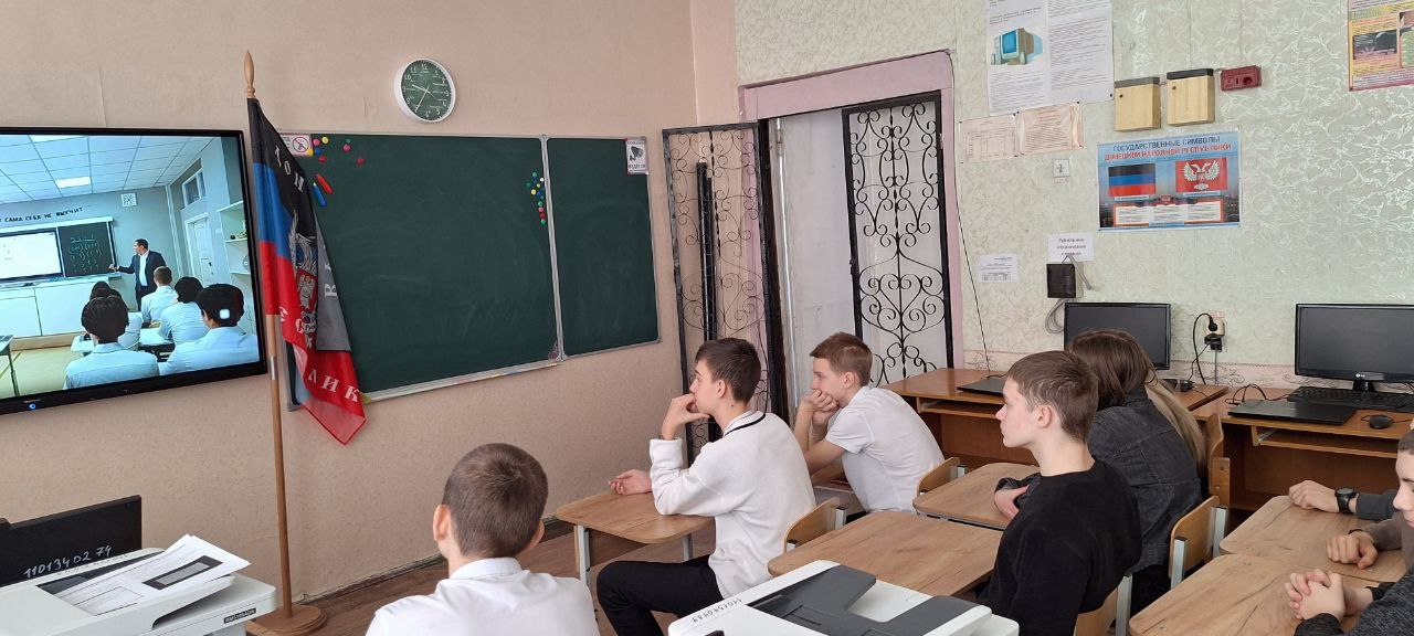 Олег Трофимов: В Ясиноватой прошел урок генетики из просветительского цикла Олег Трофимов: В Ясиноватой прошел урок генетики из просветительского цикла