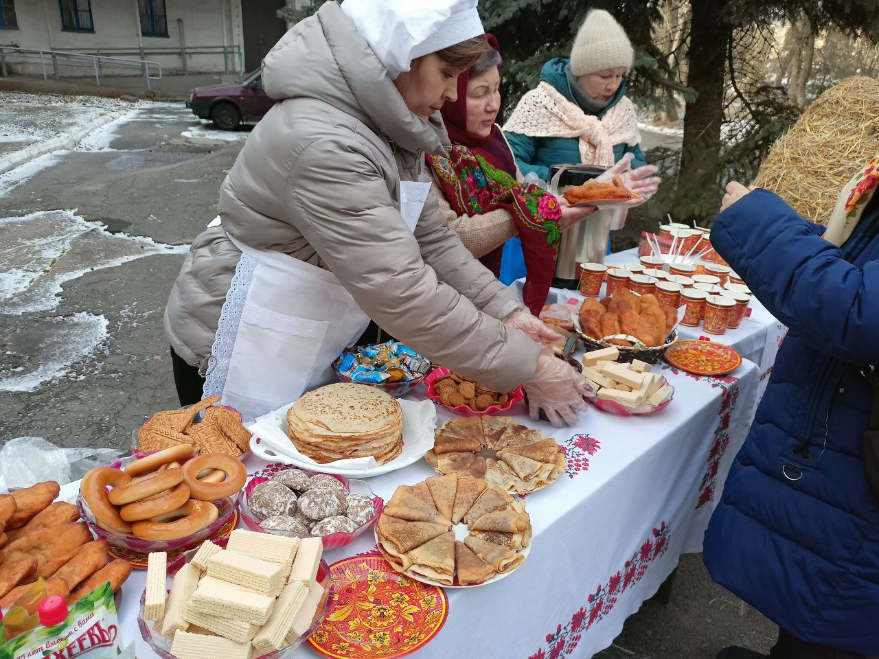 Сегодня, 20 февраля, в Государственном бюджетном учреждении социального обслуживания «Центр социального обслуживания населения Червоногвардейского района города Макеевки» прошло яркое и запоминающееся мероприятие... Сегодня, 20 февраля, в Государственном бюджетном учреждении социального обслуживания «Центр социального обслуживания населения Червоногвардейского района города Макеевки» прошло яркое и запоминающееся мероприятие...