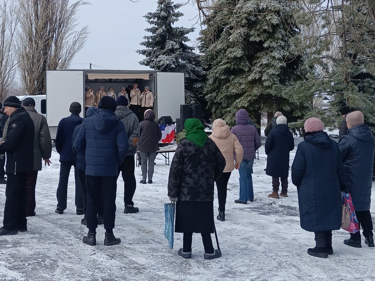 В Никишино состоялся праздничный концерт на базе Автоклуба В Никишино состоялся праздничный концерт на базе Автоклуба