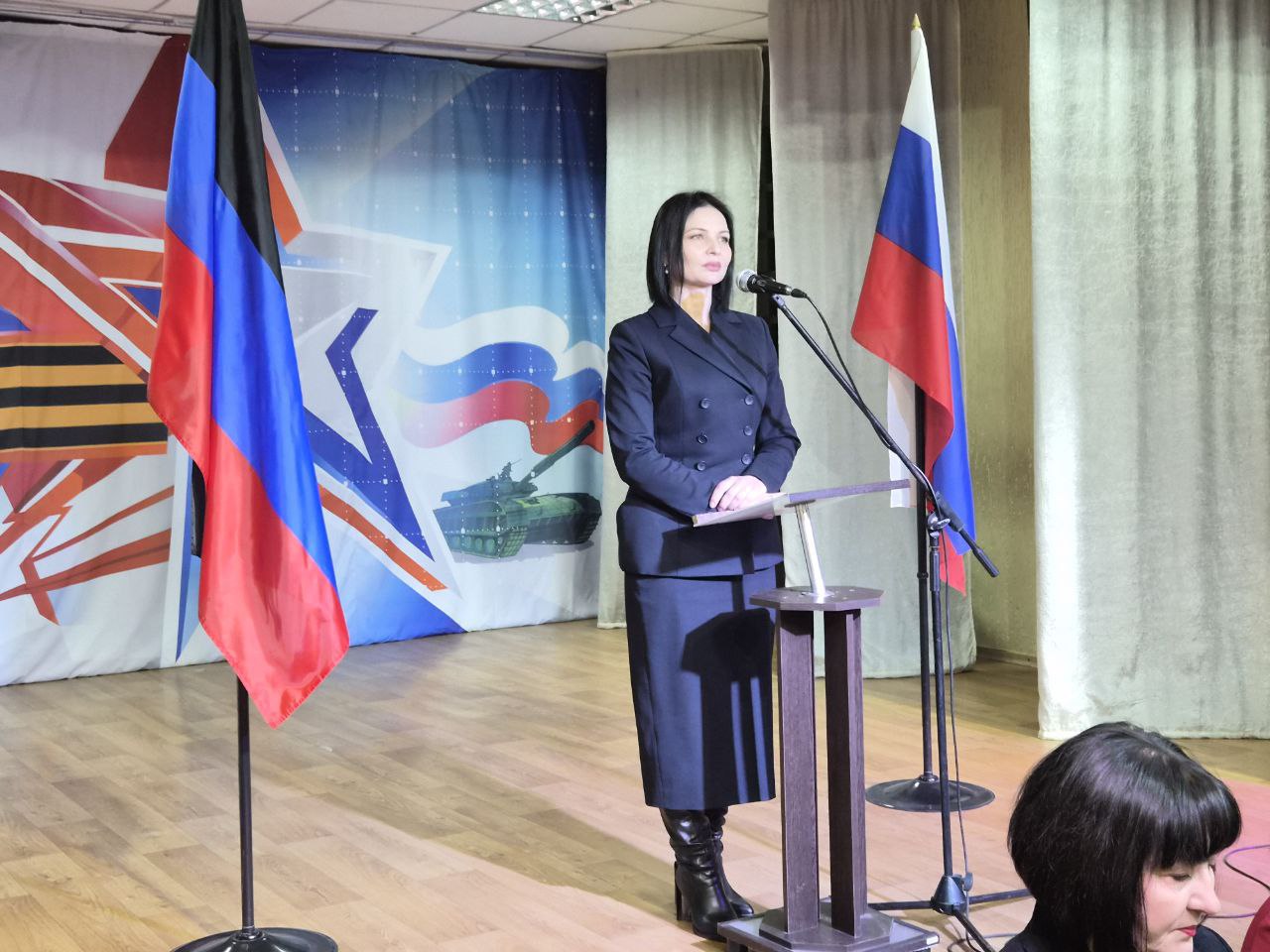 «Едины духом, едины силой»: телемост для учащихся Ленобласти и Енакиево «Едины духом, едины силой»: телемост для учащихся Ленобласти и Енакиево