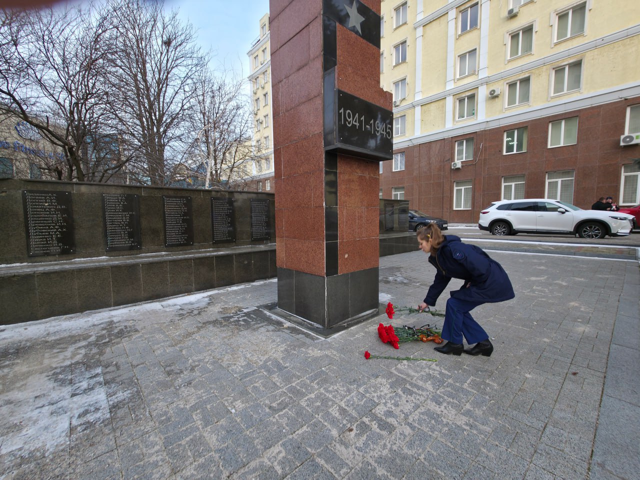 Иван Адамец: В Куйбышевском районе возложили цветы у Братской могилы советских воинов ко Дню защитника Отечества Иван Адамец: В Куйбышевском районе возложили цветы у Братской могилы советских воинов ко Дню защитника Отечества
