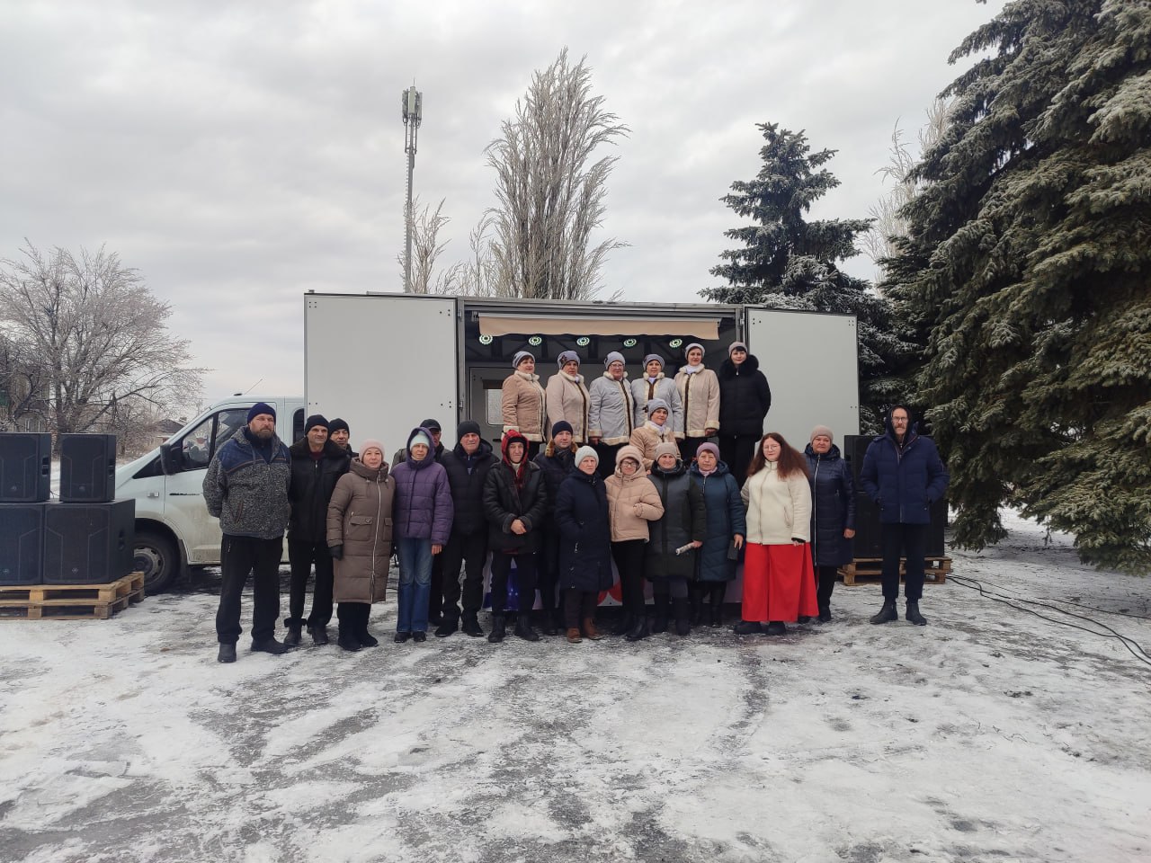 В Никишино состоялся праздничный концерт на базе Автоклуба В Никишино состоялся праздничный концерт на базе Автоклуба