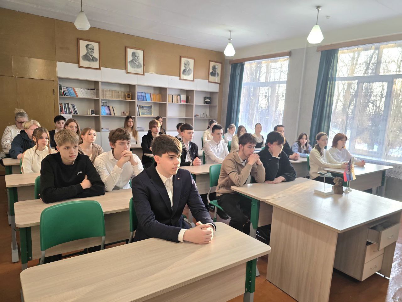 Дмитрий Огилец: Сегодня на своём округе г.о.Харцызск принял участие в проведении единого урока "Воинской доблести" для старшеклассников в ГБОУ "СШ №7 г.о. Харцызск" Дмитрий Огилец: Сегодня на своём округе г.о.Харцызск принял участие в проведении единого урока "Воинской доблести" для старшеклассников в ГБОУ "СШ №7 г.о. Харцызск"