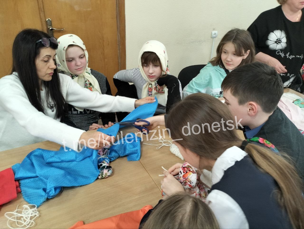 Сегодня в Петровском районе специалисты управления опеки и попечительства администрации г.о. Донецк провели мероприятие с детьми льготной категории, приуроченное празднованию Масленицы Сегодня в Петровском районе специалисты управления опеки и попечительства администрации г.о. Донецк провели мероприятие с детьми льготной категории, приуроченное празднованию Масленицы