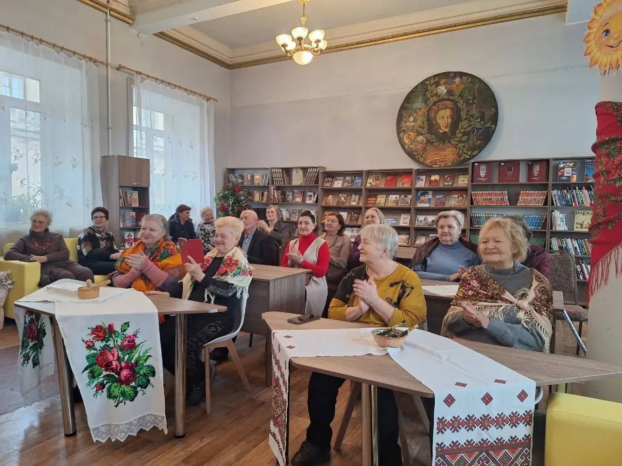 В Зугрэсской библиотеке-филиале №3 прошло праздничное мероприятие «Приходи, честной народ, Масленица идет» В Зугрэсской библиотеке-филиале №3 прошло праздничное мероприятие «Приходи, честной народ, Масленица идет»