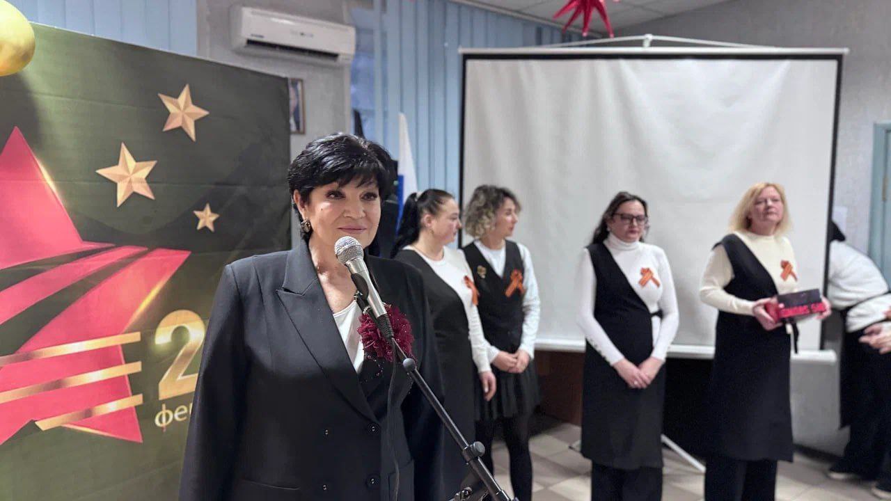 Еще одна медаль в копилке: Женский клуб "Работа для своих" при Дебальцевском городском центре занятости вносит свой вклад в помощь фронту! Еще одна медаль в копилке: Женский клуб "Работа для своих" при Дебальцевском городском центре занятости вносит свой вклад в помощь фронту!