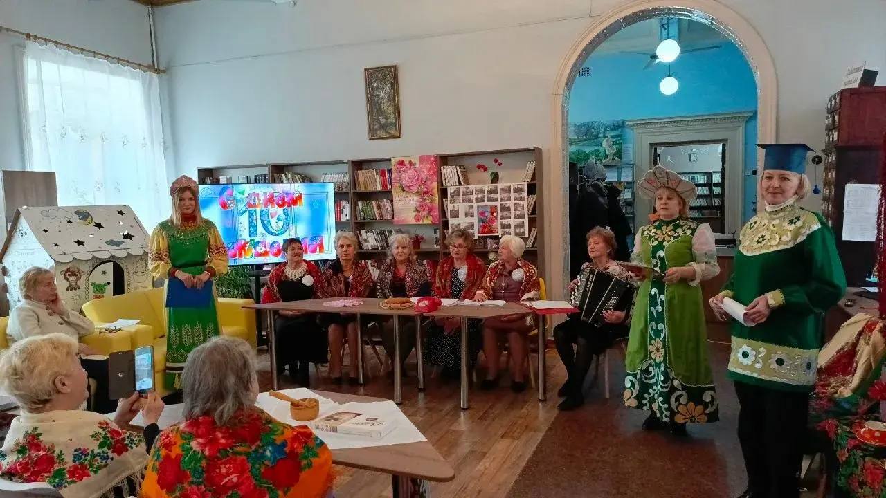 В Зугрэсской библиотеке-филиале №3 прошло праздничное мероприятие «Приходи, честной народ, Масленица идет» В Зугрэсской библиотеке-филиале №3 прошло праздничное мероприятие «Приходи, честной народ, Масленица идет»