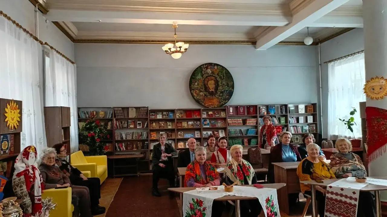 В Зугрэсской библиотеке-филиале №3 прошло праздничное мероприятие «Приходи, честной народ, Масленица идет» В Зугрэсской библиотеке-филиале №3 прошло праздничное мероприятие «Приходи, честной народ, Масленица идет»