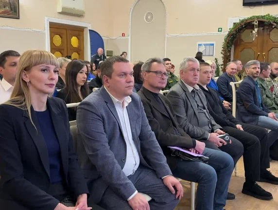 Александр Пеняев: Провели муниципальный форум «Единой России» в Ясиноватой Александр Пеняев: Провели муниципальный форум «Единой России» в Ясиноватой