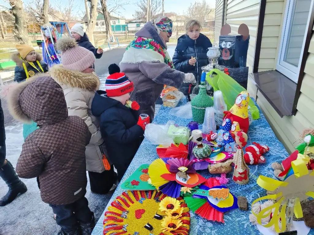 Евгений Поплавский: Праздничные мероприятия, начавшиеся в Харцызске, продолжились по всему округу! Евгений Поплавский: Праздничные мероприятия, начавшиеся в Харцызске, продолжились по всему округу!