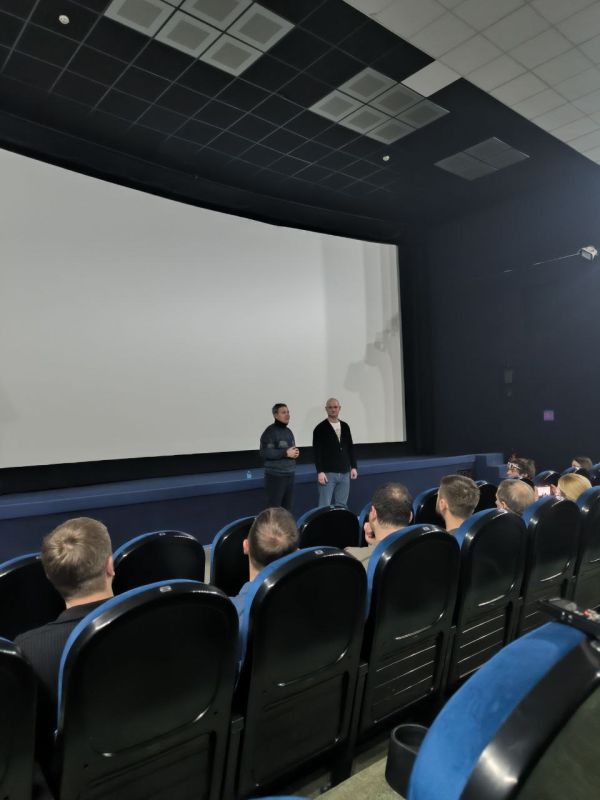 Михаил Желтяков: В преддверии Дня защитника Отечества в Донецке состоялась творческая встреча с режиссёром Глебом Сергеевичем Пускепалисом Михаил Желтяков: В преддверии Дня защитника Отечества в Донецке состоялась творческая встреча с режиссёром Глебом Сергеевичем Пускепалисом