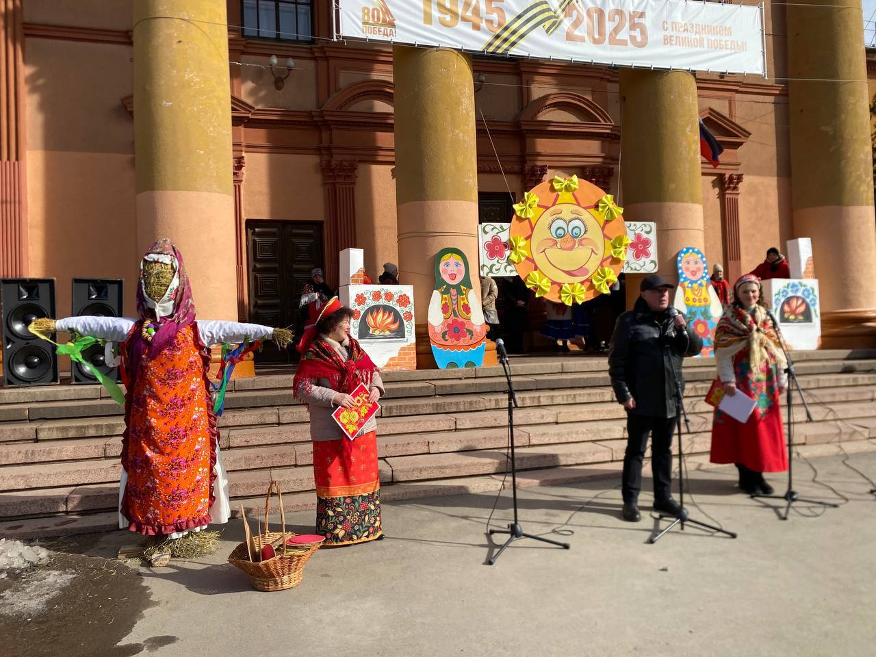 Евгений Поплавский: Праздничные мероприятия, начавшиеся в Харцызске, продолжились по всему округу! Евгений Поплавский: Праздничные мероприятия, начавшиеся в Харцызске, продолжились по всему округу!