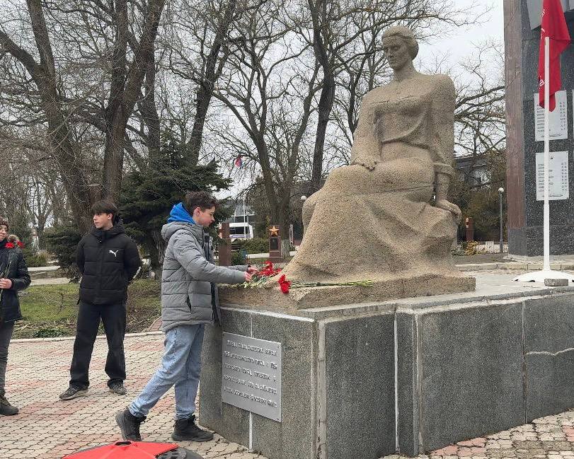 Гордимся героями нашей страны! Гордимся героями нашей страны!