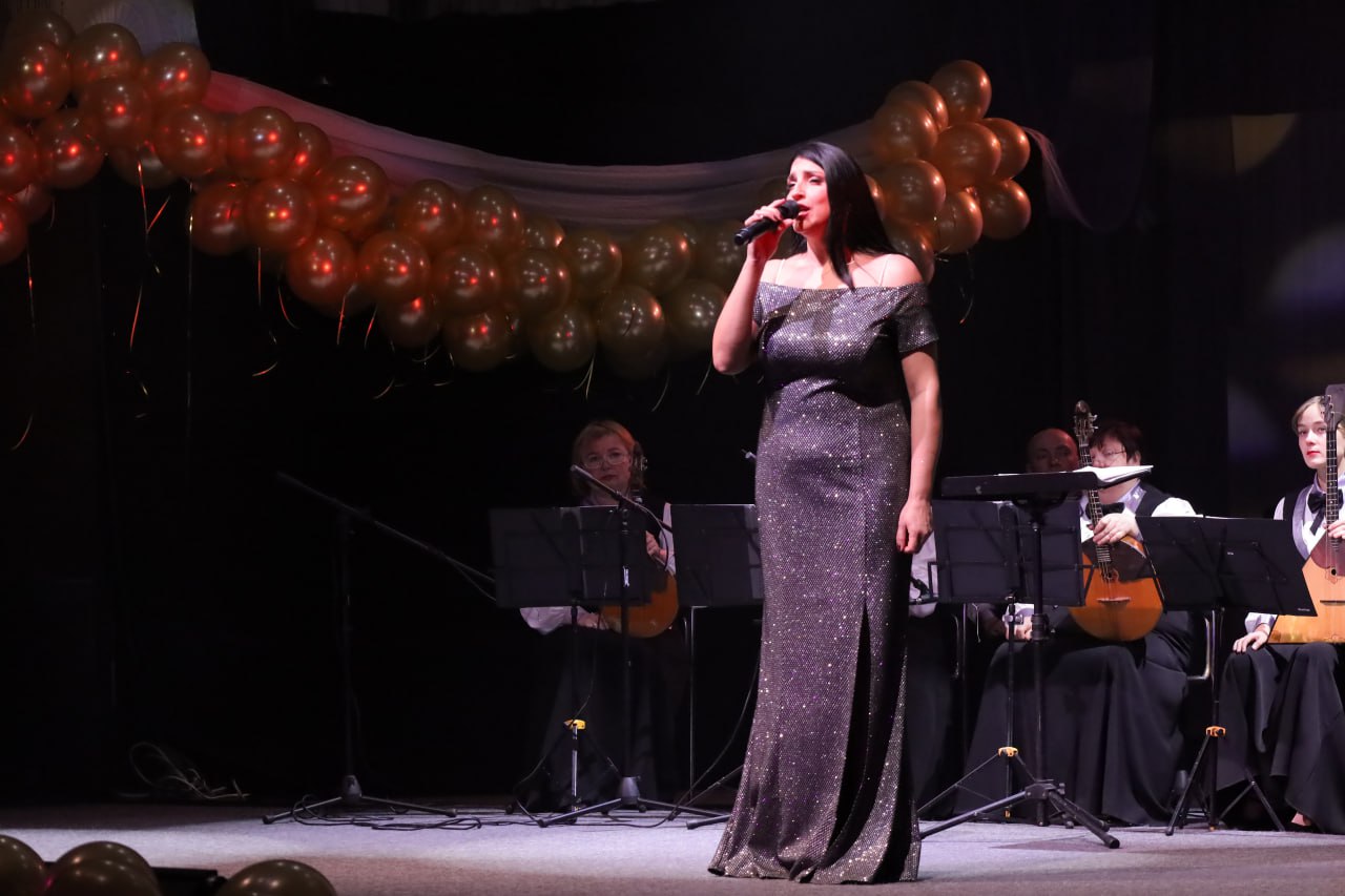 Праздничный концерт «Безумству храбрых поём мы песню» Праздничный концерт «Безумству храбрых поём мы песню»