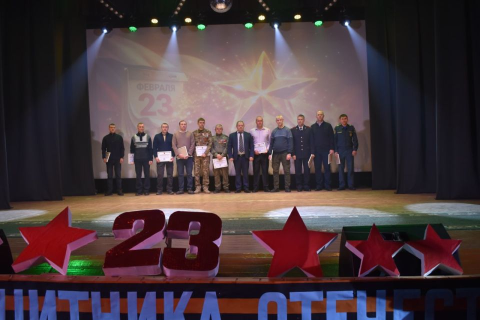 В Кировском прошел концерт ко Дню защитника Отечества В Кировском прошел концерт ко Дню защитника Отечества