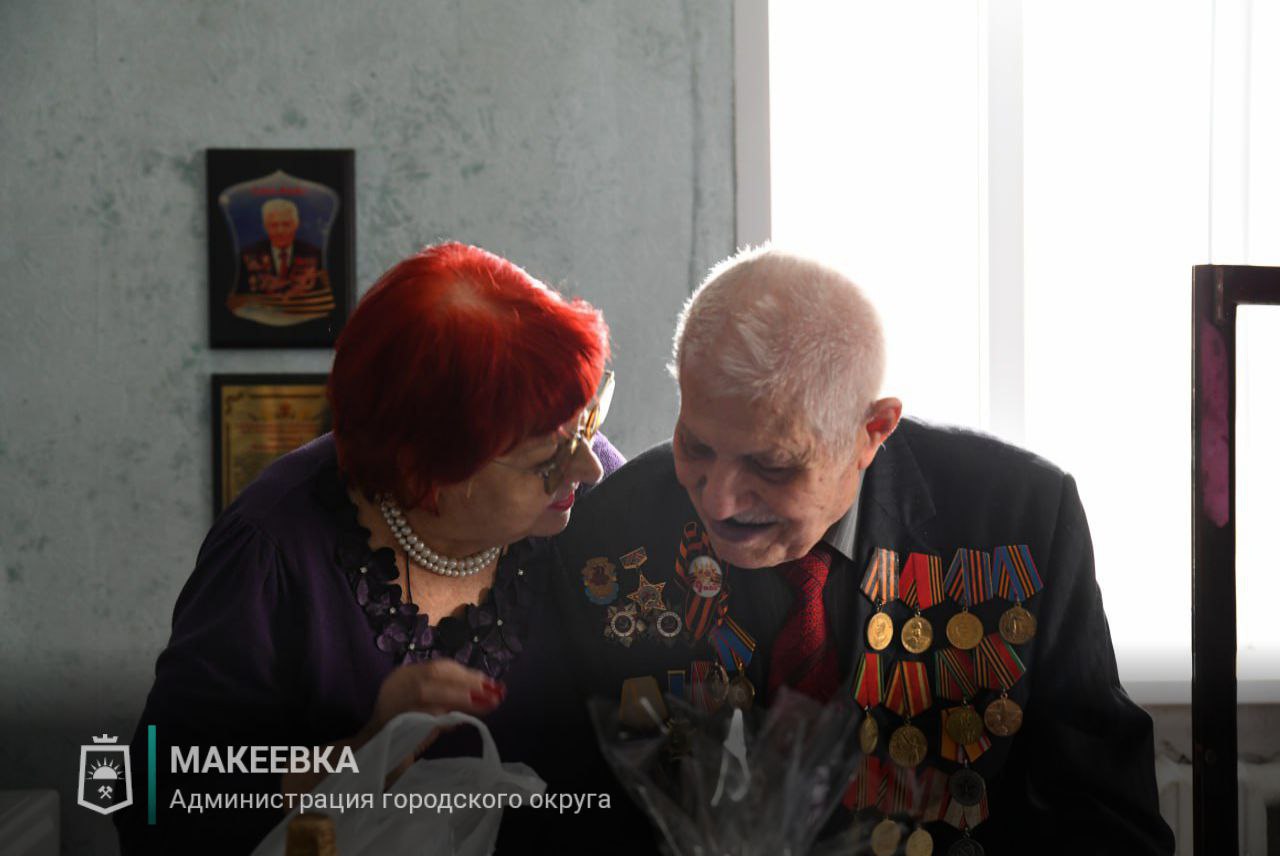 Сегодня, в День защитника Отечества, когда мы с особым вниманием чествуем всех, кто стоял и стоит на страже Родины, хочется выразить огромную благодарность и уважение участникам боевых действий Великой Отечественной войны Сегодня, в День защитника Отечества, когда мы с особым вниманием чествуем всех, кто стоял и стоит на страже Родины, хочется выразить огромную благодарность и уважение участникам боевых действий Великой Отечественной войны