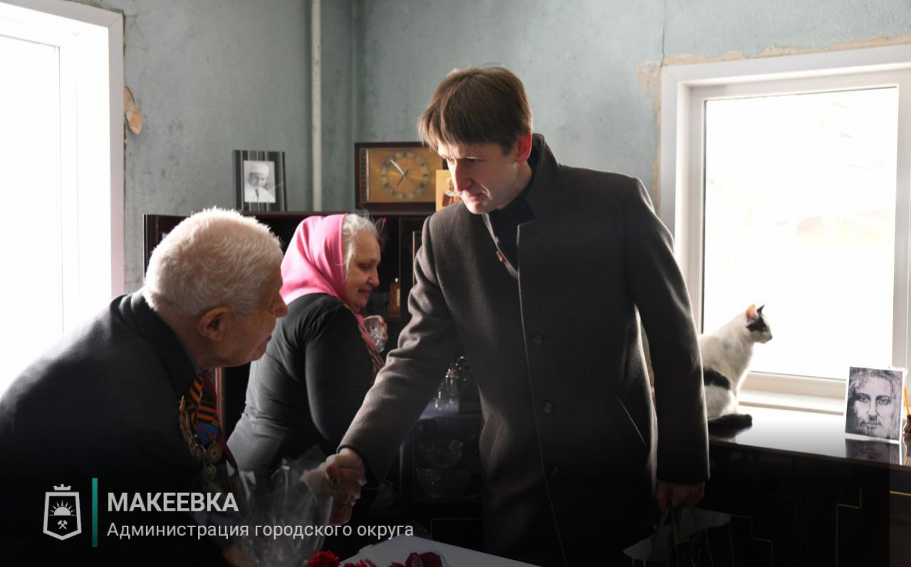 Сегодня, в День защитника Отечества, когда мы с особым вниманием чествуем всех, кто стоял и стоит на страже Родины, хочется выразить огромную благодарность и уважение участникам боевых действий Великой Отечественной войны Сегодня, в День защитника Отечества, когда мы с особым вниманием чествуем всех, кто стоял и стоит на страже Родины, хочется выразить огромную благодарность и уважение участникам боевых действий Великой Отечественной войны