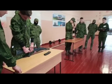 Уважаемые мужчины, примите искренние поздравления с Днём защитника Отечества! Желаем вам крепкого здоровья, благополучия, успехов во всех начинаниях и неиссякаемого запаса сил