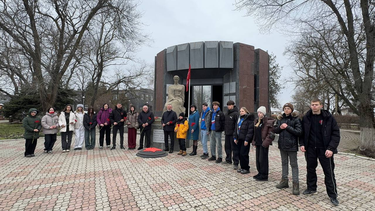 Гордимся героями нашей страны!