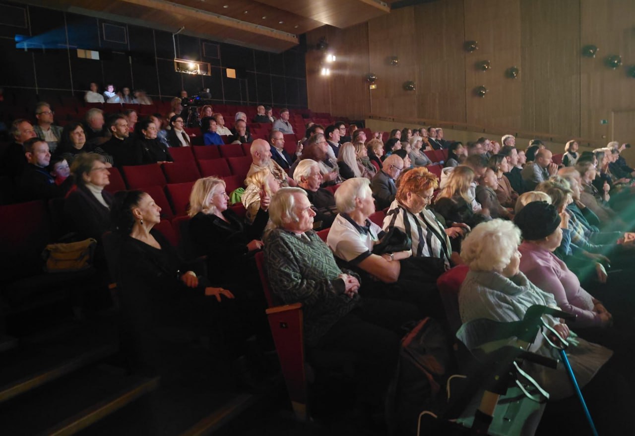 Красочным и зажигательным концертом отметили древний славянский праздник, символизирующий проводы зимы – Масленицу, в Русском доме в Праге Красочным и зажигательным концертом отметили древний славянский праздник, символизирующий проводы зимы – Масленицу, в Русском доме в Праге