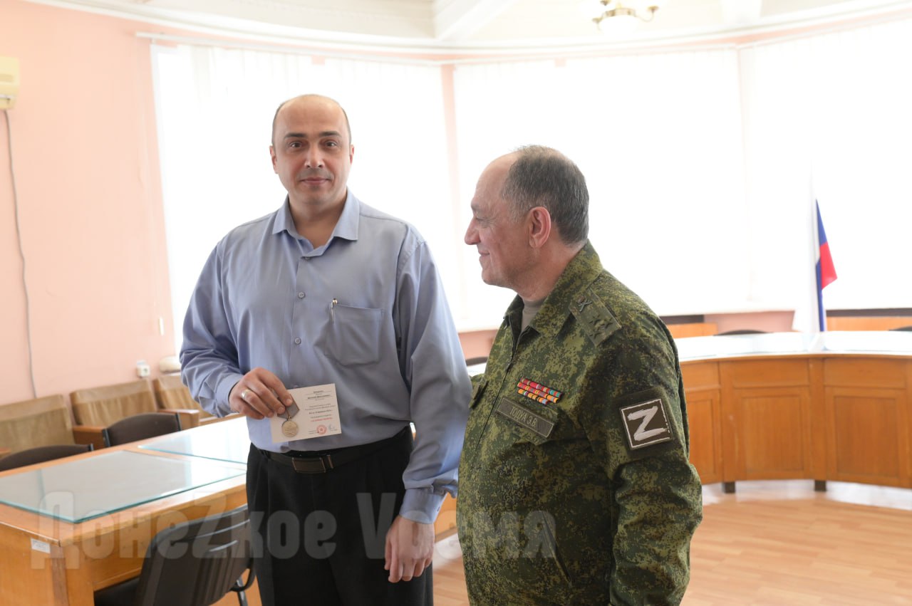 "Все началось в 2014-м": в годовщину СВО в Донецке вспомнили тех, кто стоял у истоков ополчения "Все началось в 2014-м": в годовщину СВО в Донецке вспомнили тех, кто стоял у истоков ополчения