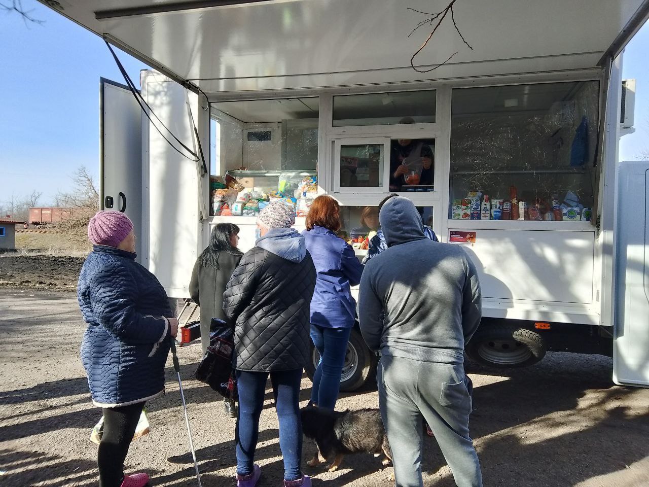 С 21 по 23 февраля 2026 года осуществлена выездная торговля с использованием автомагазинов в населенных пунктах городских округов Донецк, Горловка, Мариуполь, на территории г. Авдеевка, также Волновахского, Володарского... С 21 по 23 февраля 2026 года осуществлена выездная торговля с использованием автомагазинов в населенных пунктах городских округов Донецк, Горловка, Мариуполь, на территории г. Авдеевка, также Волновахского, Володарского...