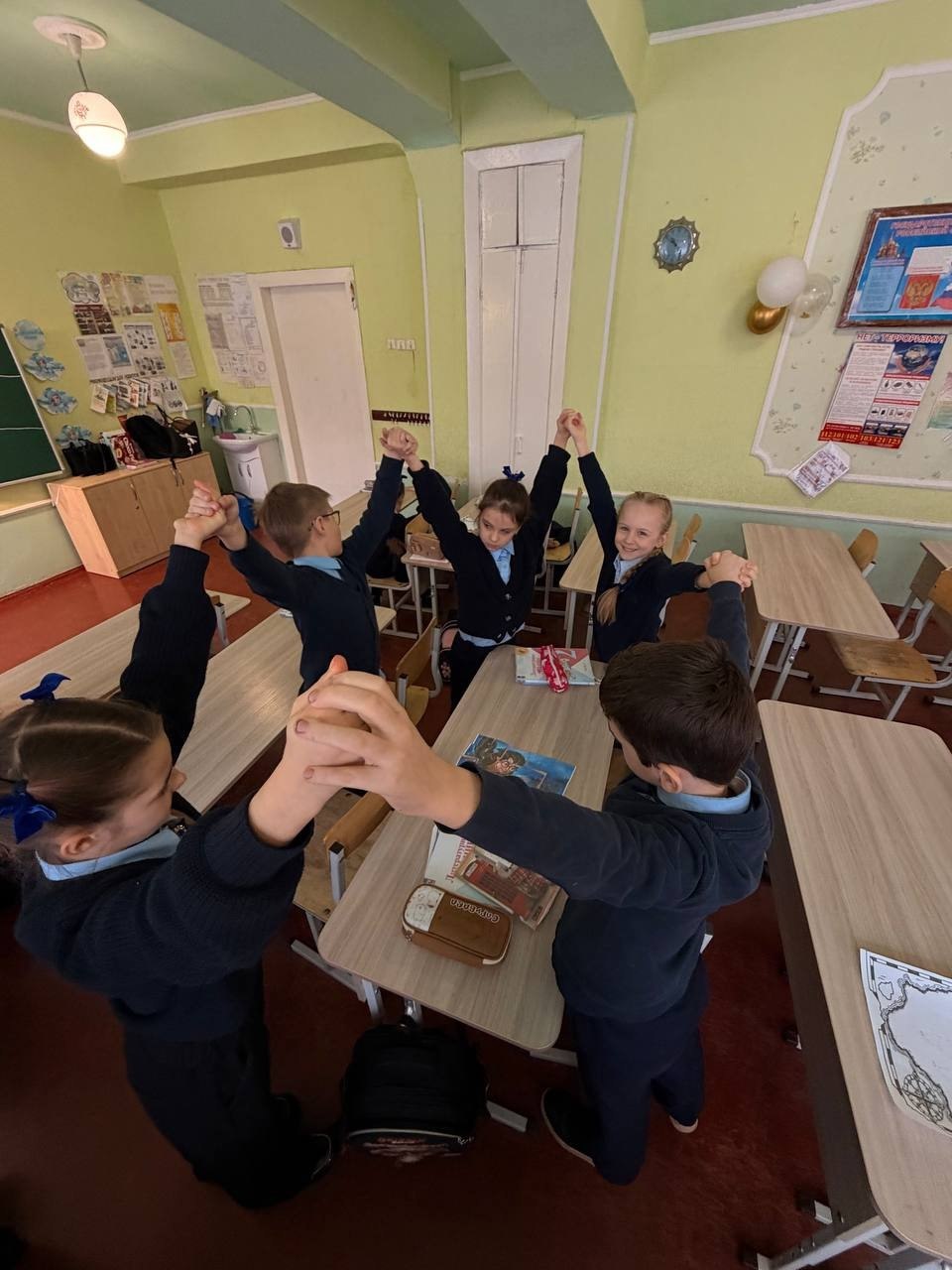 В пятницу, 13 февраля, в рамках проекта «Новая школа» учащиеся общеобразовательных организаций городского округа Макеевка приняли участие в акции, посвященной Международному дню книгодарения, который отмечается 14 февраля В пятницу, 13 февраля, в рамках проекта «Новая школа» учащиеся общеобразовательных организаций городского округа Макеевка приняли участие в акции, посвященной Международному дню книгодарения, который отмечается 14 февраля