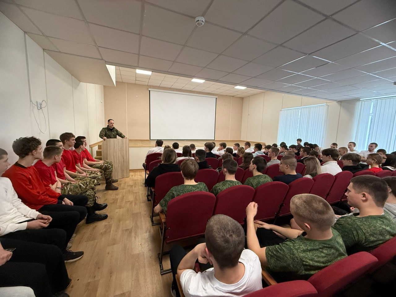 Наталья Великодная: Профориентационная встреча с обучающимися 9-х и 11-х классов Наталья Великодная: Профориентационная встреча с обучающимися 9-х и 11-х классов