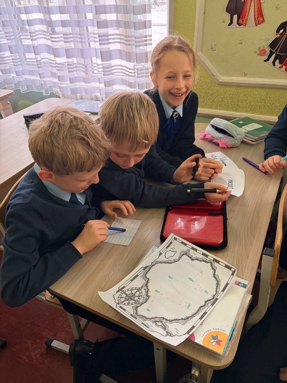 В пятницу, 13 февраля, в рамках проекта «Новая школа» учащиеся общеобразовательных организаций городского округа Макеевка приняли участие в акции, посвященной Международному дню книгодарения, который отмечается 14 февраля