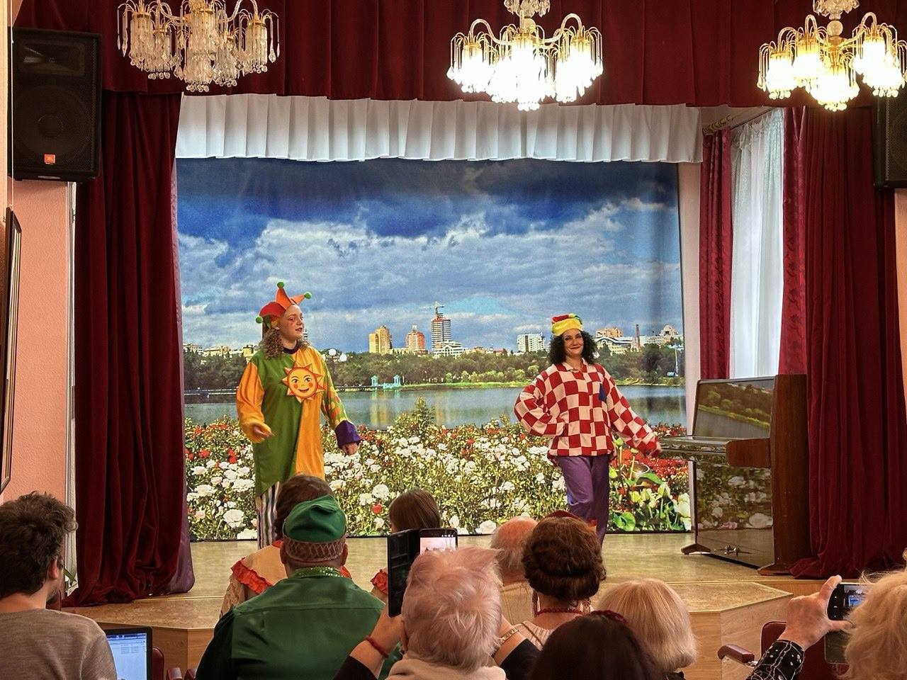 Семейные посиделки на Масленицу в Доме работников культуры: блины, хороводы и праздник души! Семейные посиделки на Масленицу в Доме работников культуры: блины, хороводы и праздник души!