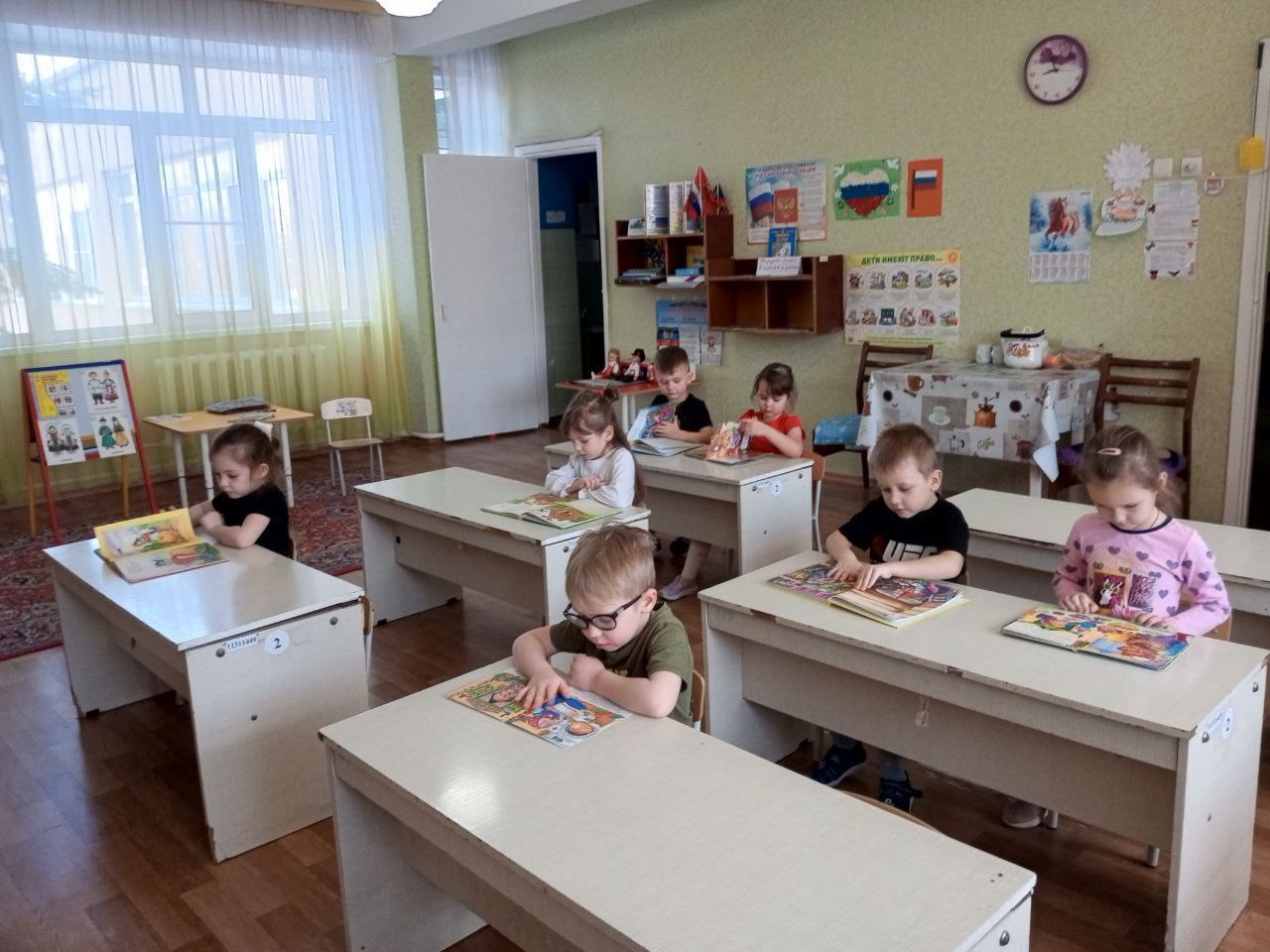 В рамках Года единства народов России в детском саду Ждановки прошли мероприятия В рамках Года единства народов России в детском саду Ждановки прошли мероприятия