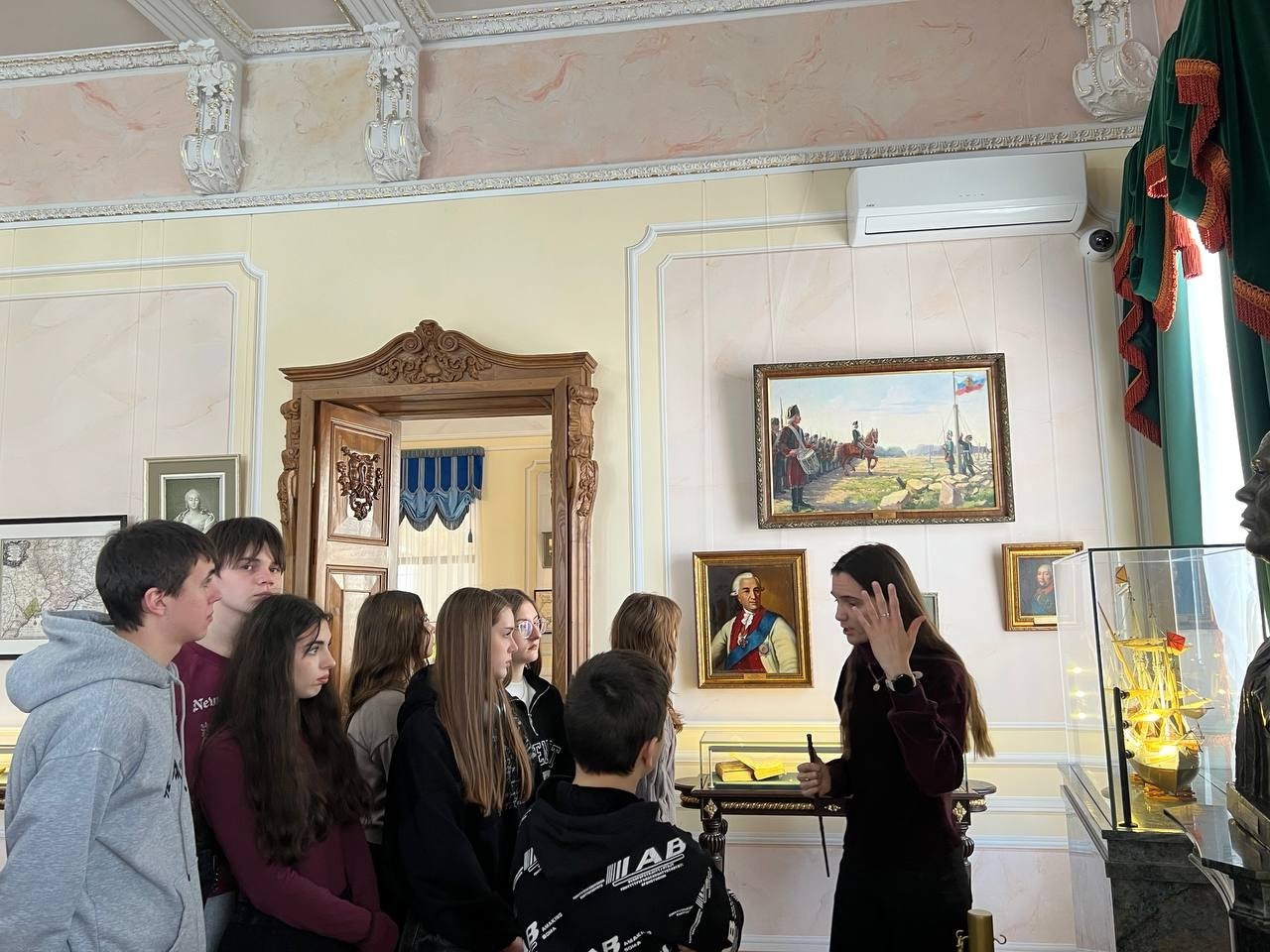 Николай Михайлов: Школьники Старобешевского округа посетили Дворец Алфераки в Таганроге Николай Михайлов: Школьники Старобешевского округа посетили Дворец Алфераки в Таганроге