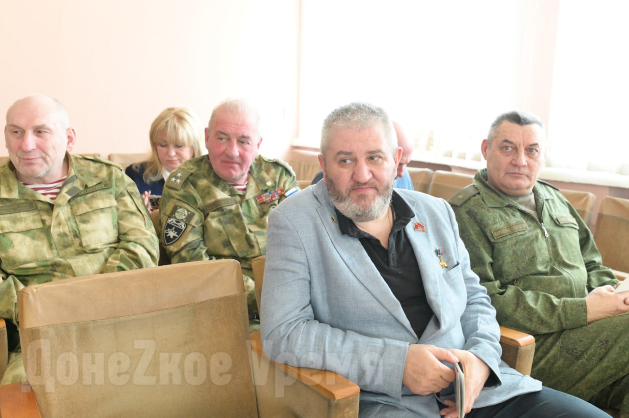 "Все началось в 2014-м": в годовщину СВО в Донецке вспомнили тех, кто стоял у истоков ополчения "Все началось в 2014-м": в годовщину СВО в Донецке вспомнили тех, кто стоял у истоков ополчения