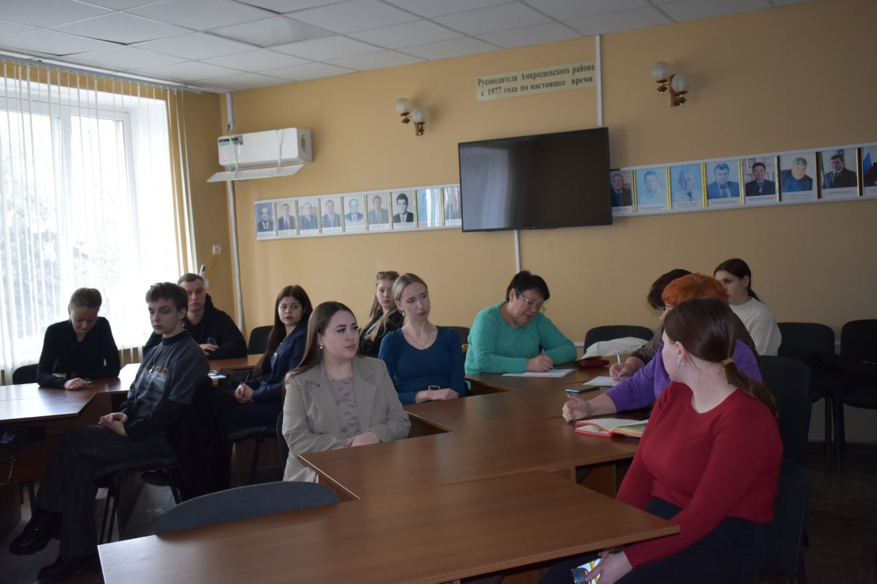 В ходе заседания муниципального координационного совета "Движение первых" обсудили с активистами развитие молодежных инициатив в нашем округе