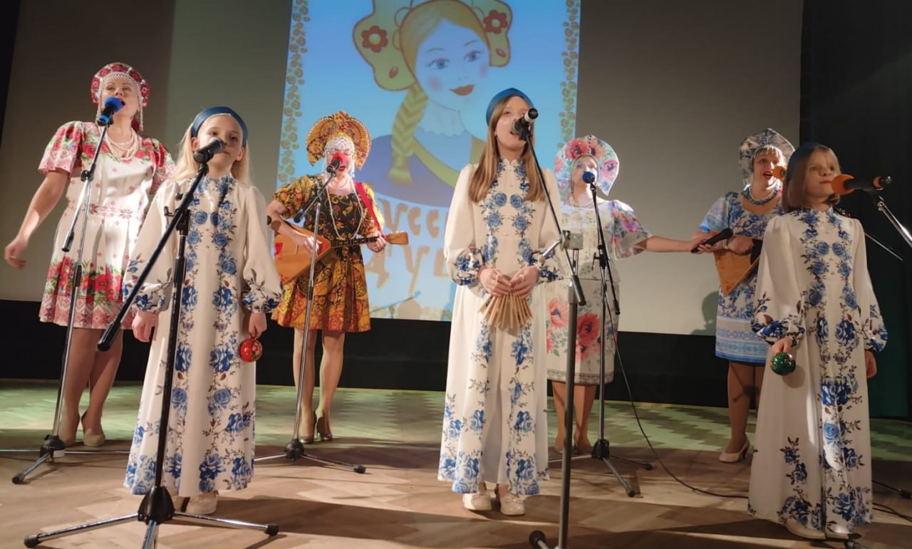 Красочным и зажигательным концертом отметили древний славянский праздник, символизирующий проводы зимы – Масленицу, в Русском доме в Праге Красочным и зажигательным концертом отметили древний славянский праздник, символизирующий проводы зимы – Масленицу, в Русском доме в Праге