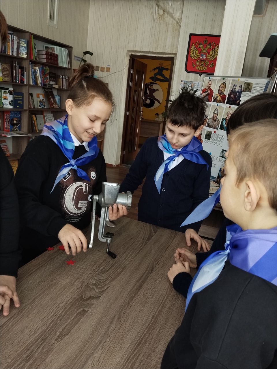 Конкурсно-игровая программа «Аты-баты, шире шаг!» Конкурсно-игровая программа «Аты-баты, шире шаг!»