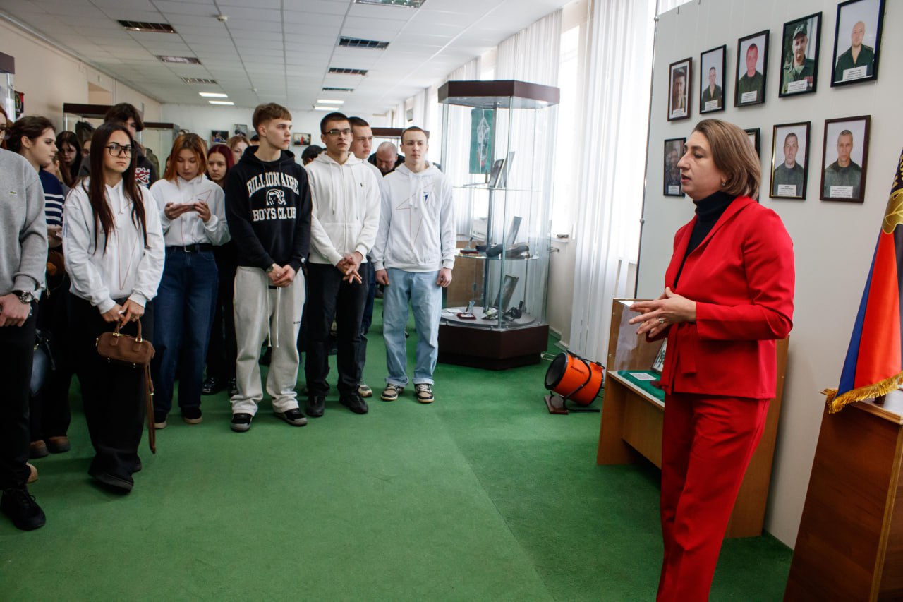 В Донецком республиканском краеведческом музее состоялось открытие выставки «Наши земляки на защите Родины» В Донецком республиканском краеведческом музее состоялось открытие выставки «Наши земляки на защите Родины»