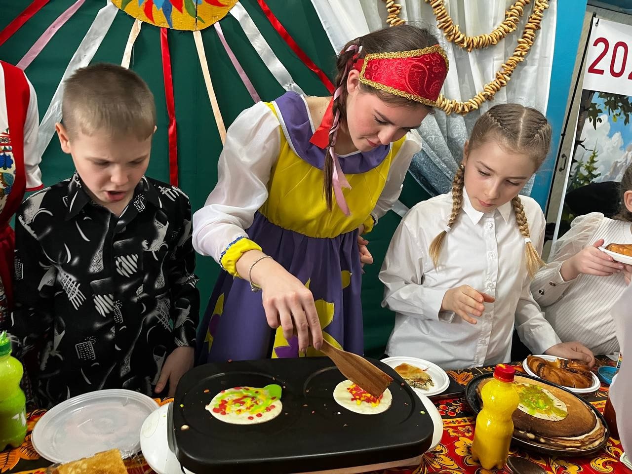 В Старобешевском округе жители отметили Масленицу В Старобешевском округе жители отметили Масленицу