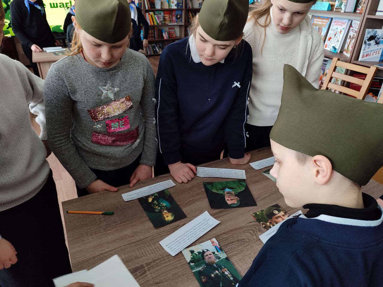 Конкурсно-игровая программа «Аты-баты, шире шаг!» Конкурсно-игровая программа «Аты-баты, шире шаг!»