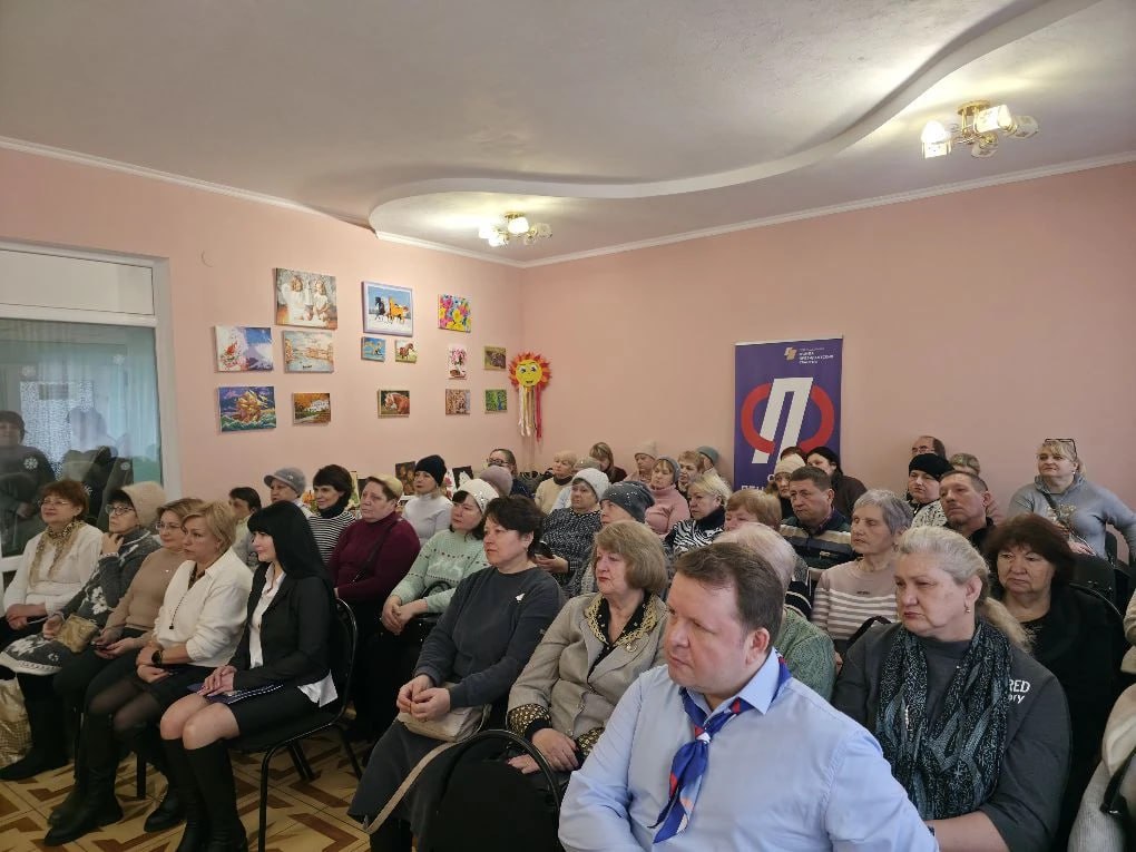 Нижегородские коллеги привезли в Харцызск проект «Кнопка помощи» Нижегородские коллеги привезли в Харцызск проект «Кнопка помощи»