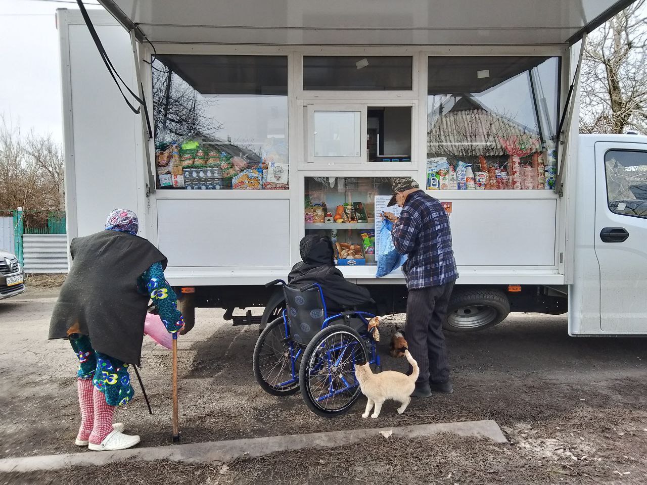 С 21 по 23 февраля 2026 года осуществлена выездная торговля с использованием автомагазинов в населенных пунктах городских округов Донецк, Горловка, Мариуполь, на территории г. Авдеевка, также Волновахского, Володарского... С 21 по 23 февраля 2026 года осуществлена выездная торговля с использованием автомагазинов в населенных пунктах городских округов Донецк, Горловка, Мариуполь, на территории г. Авдеевка, также Волновахского, Володарского...